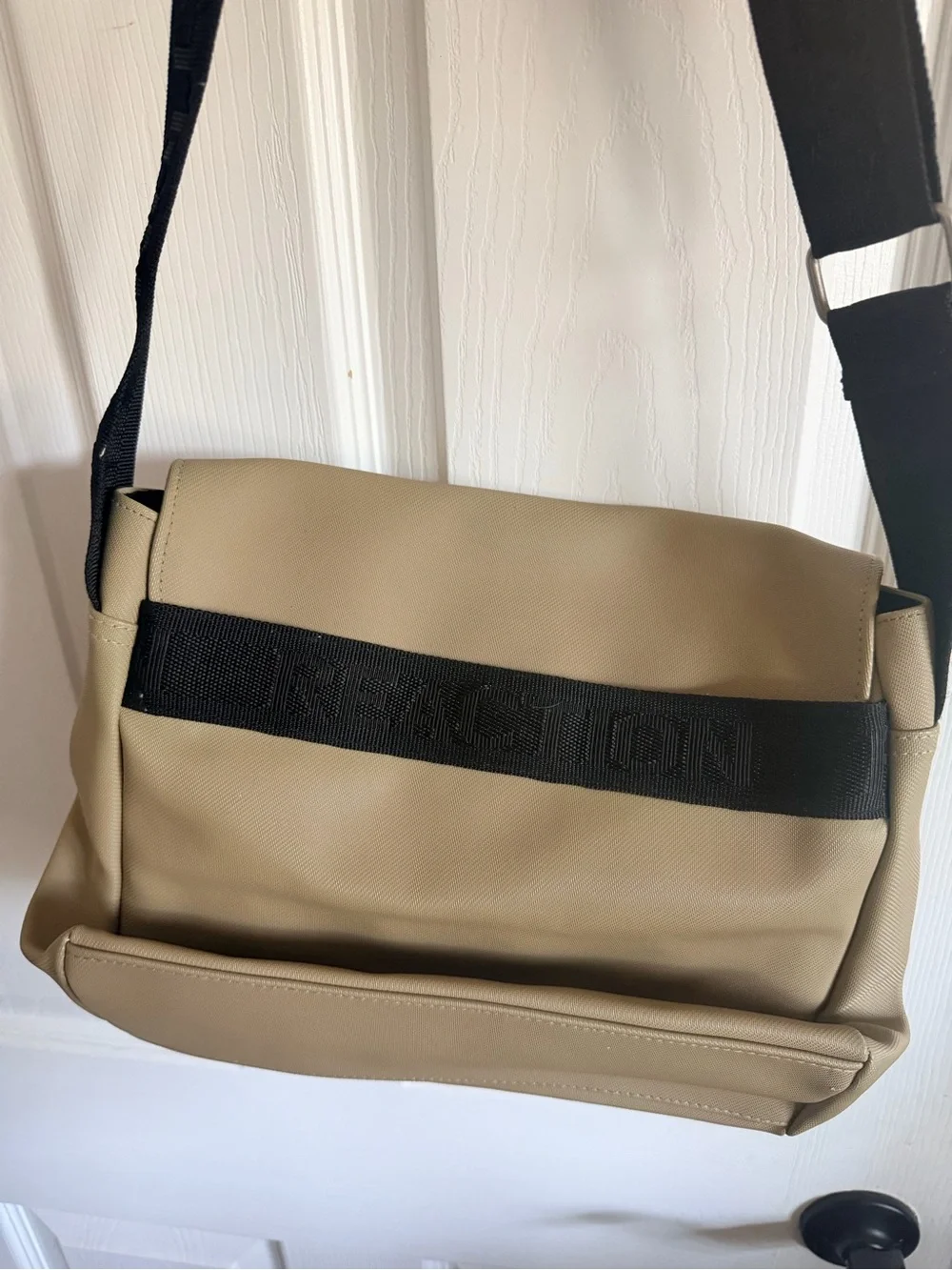 Kenneth Cole Reaction Tan Messenger Bag with Black Strap